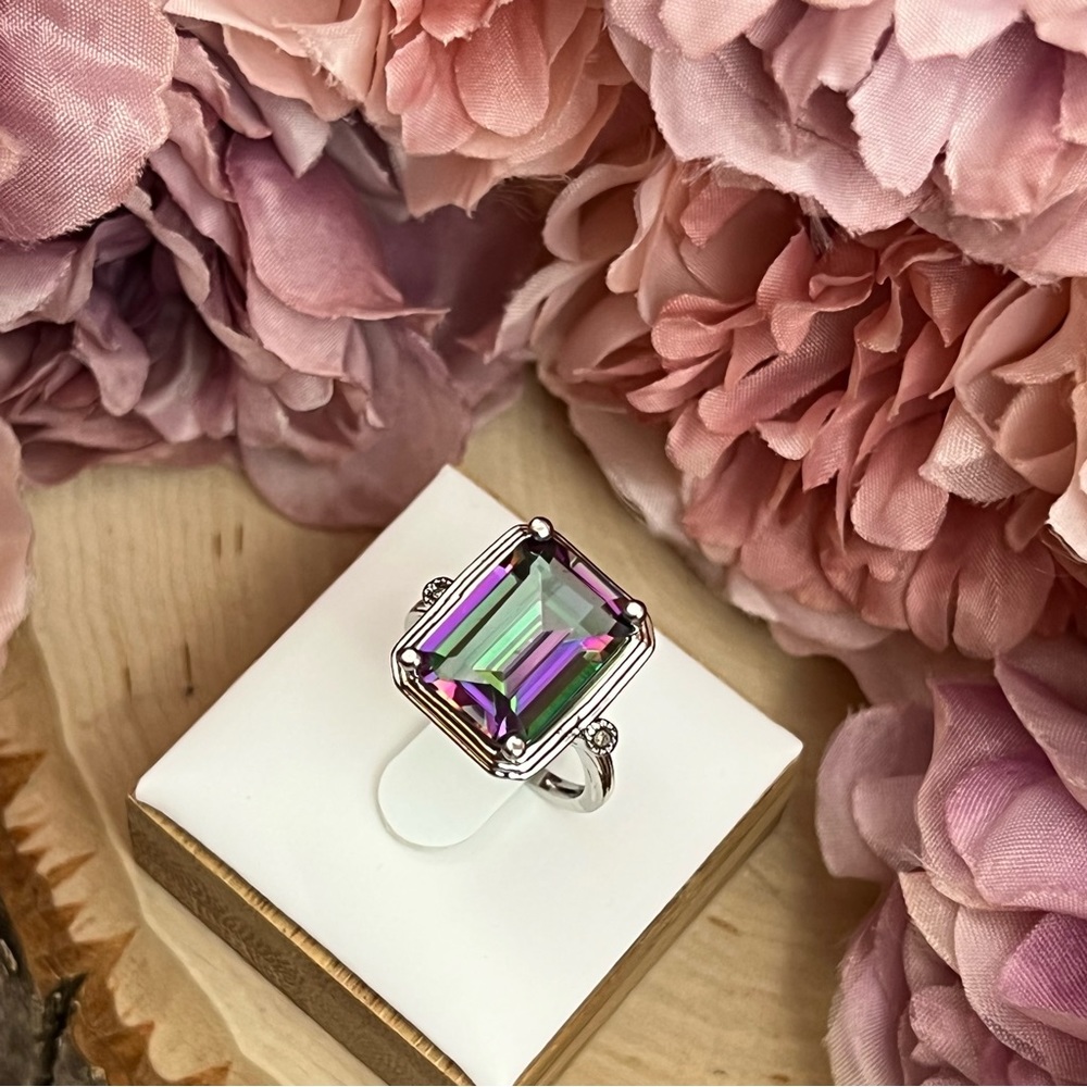 Stunning 10 Carat Mystic Topaz Ring with Diamond Accents - Picture 3 of 17